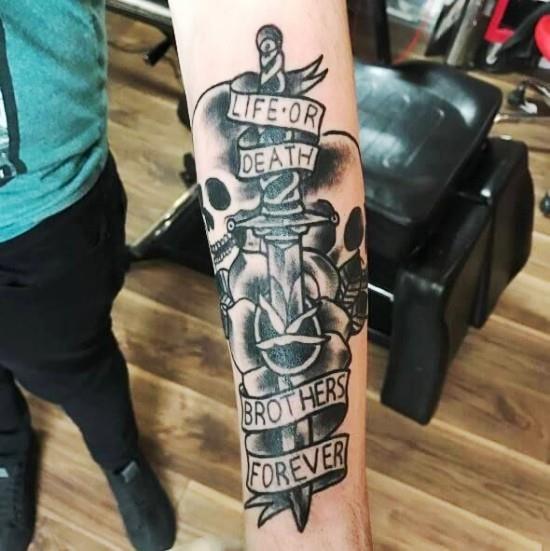 170 idées et inspirations créatives de tatouage de frères et sœurs, couteau crâne effrayant