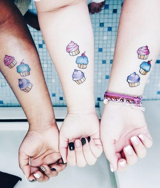 170 idées et inspirations créatives de tatouage de frères et sœurs muffins colorés trois soeurs
