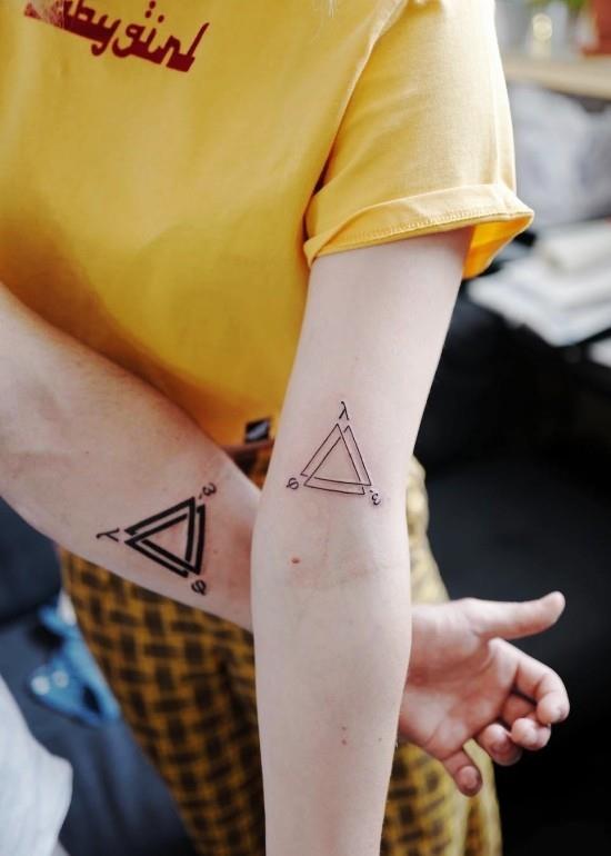 170 idées et inspirations créatives de tatouage de frères et sœurs triangles géométriques frère soeur