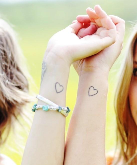 170 idées et inspirations créatives de tatouage de frères et sœurs coeurs soeur poignet