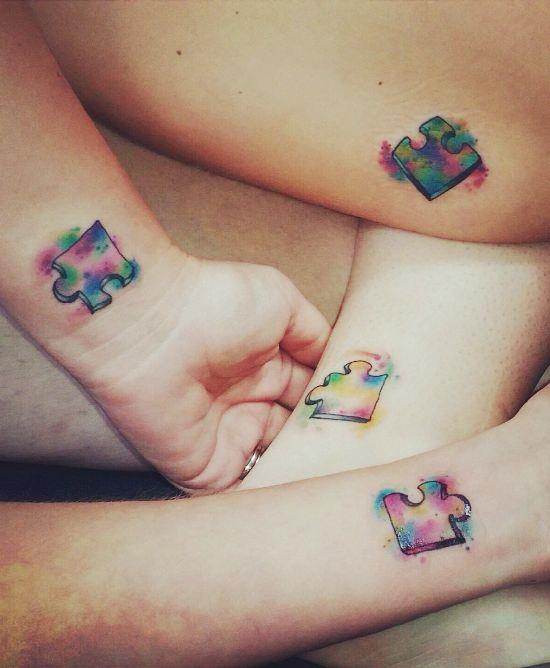 170 idées et inspirations créatives de tatouage de frères et sœurs pièces de puzzle aquarelles colorées
