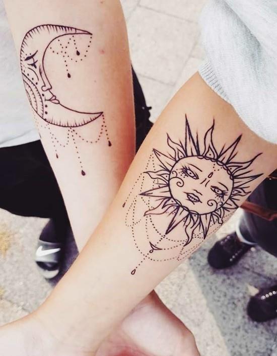 170 idées et inspirations créatives de tatouage de frères et sœurs esquissent graphiquement le soleil et la lune