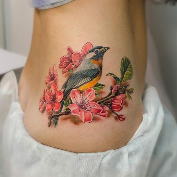 3d tatuaże kolorowy motyw kwiatów ptaków