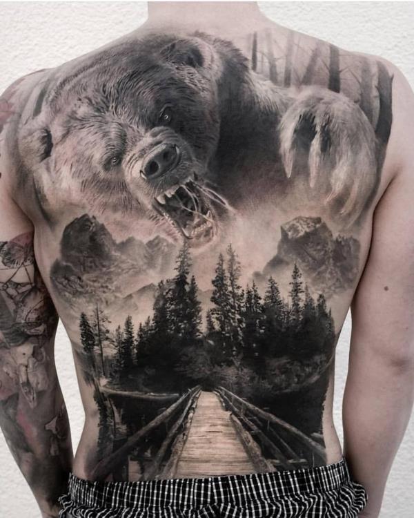 3d tatuaże z powrotem niedźwiedź las