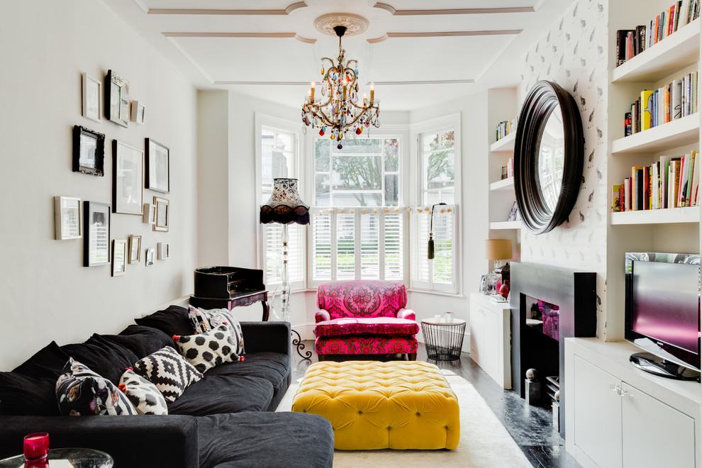 Prostorný obývací pokoj s designem ve stylu art deco
