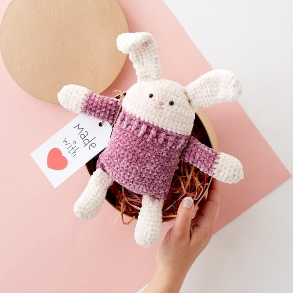 Szydełkowy króliczek Amigurumi - pomysły na Wielkanoc, aby zainspirować i naśladować białą różową sukienkę z zajączka wielkanocnego