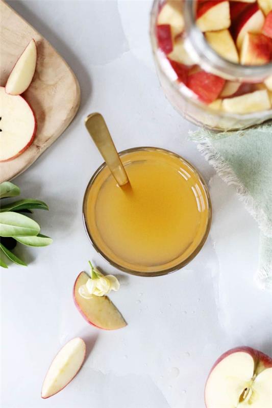 Régime au vinaigre de cidre de pomme - à quel point est-il sain Toutes les informations sur la tendance alimentaire au vinaigre cocktail de vinaigre de cidre de pomme sain