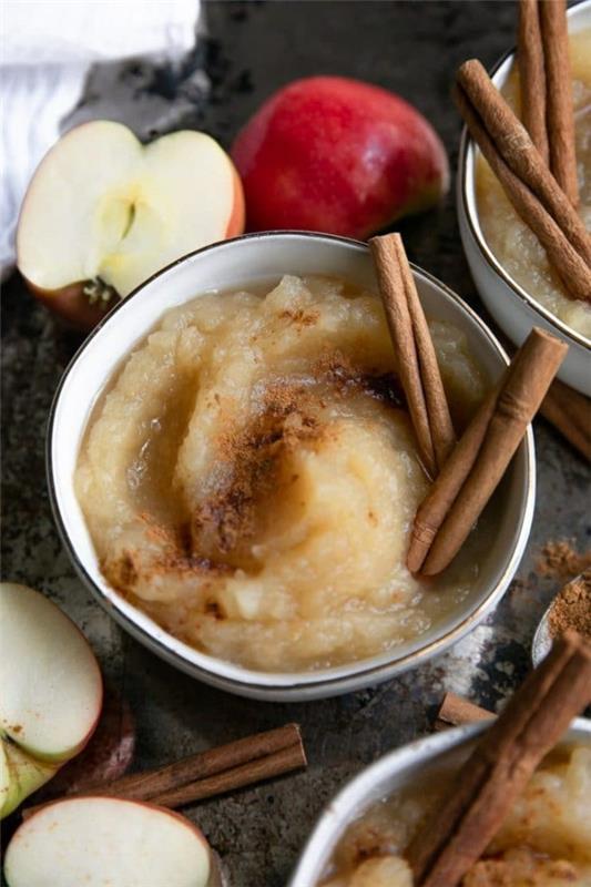Faites vous-même de la compote de pommes avec de la cannelle