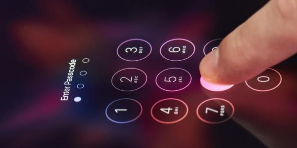 Apple oferuje prostą alternatywę dla Face ID odblokowującej iPhone'a za pomocą hasła
