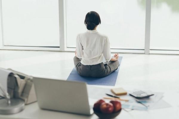Temps mort nécessaire pour soulager le stress trouvez votre propre voie méditation yoga