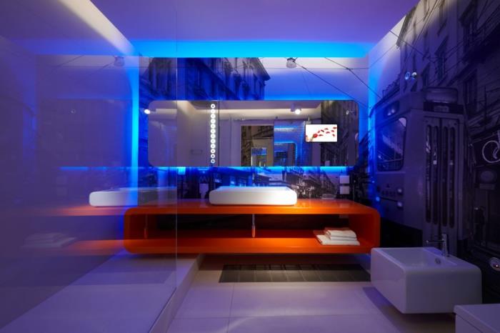 Eclairage miroir salle de bain carré bleu moderne