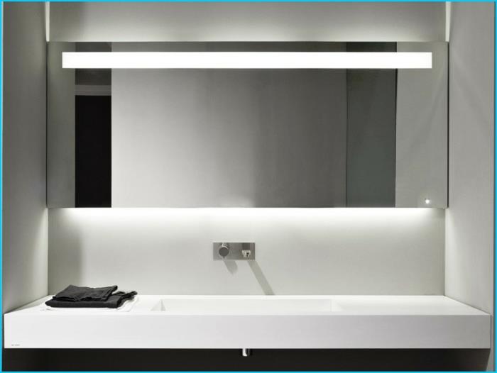 Eclairage miroir salle de bain carré moderne
