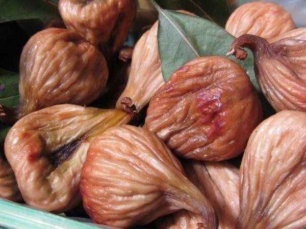 Les aliments riches en fibres énumèrent les figues séchées