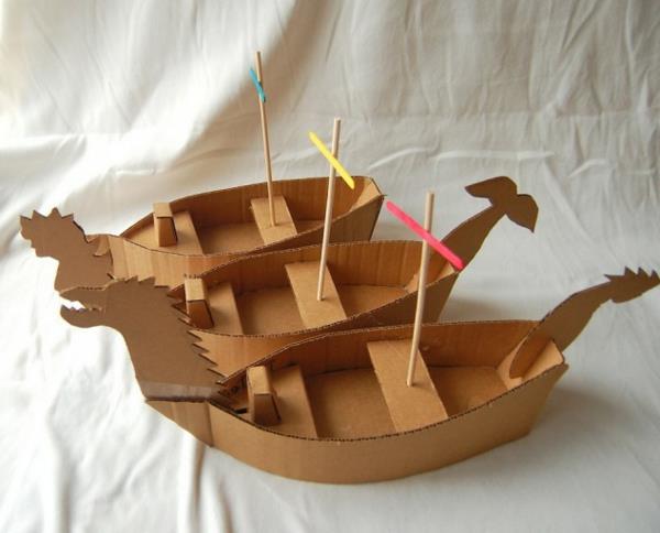 Bricolage de bateau en carton pour enfants