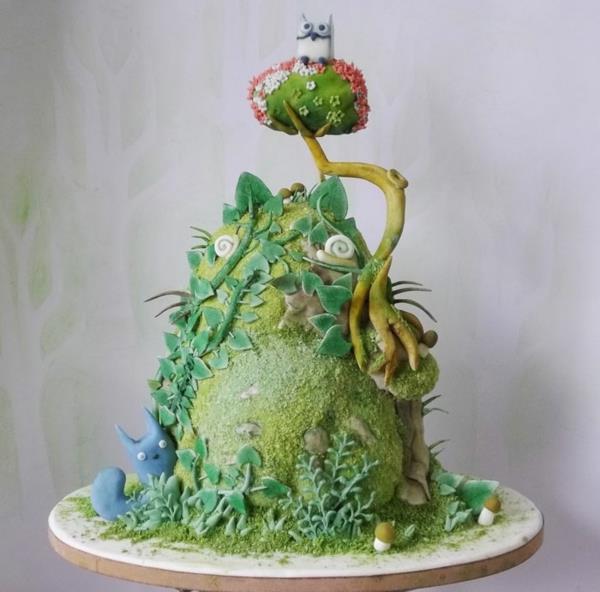 Des tartes aux gâteaux spéciaux décorent des créatures vertes