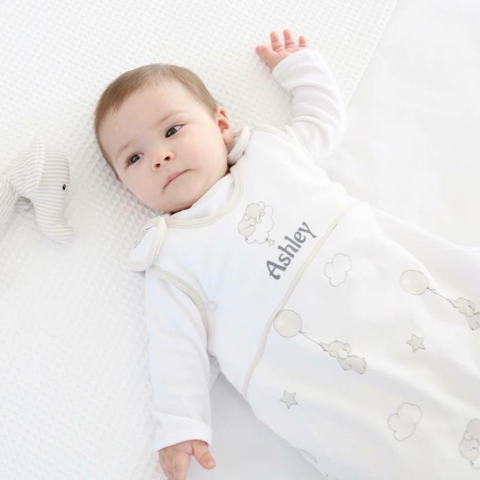 Ekologiczna odzież niemowlęca i odzież dziecięca z bawełny organicznej z imionami