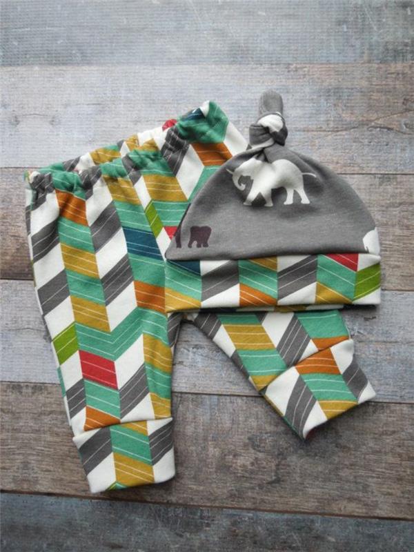 Ekologiczna odzież niemowlęca i ekologiczne śpioszki dla dzieci z wzorem słonia