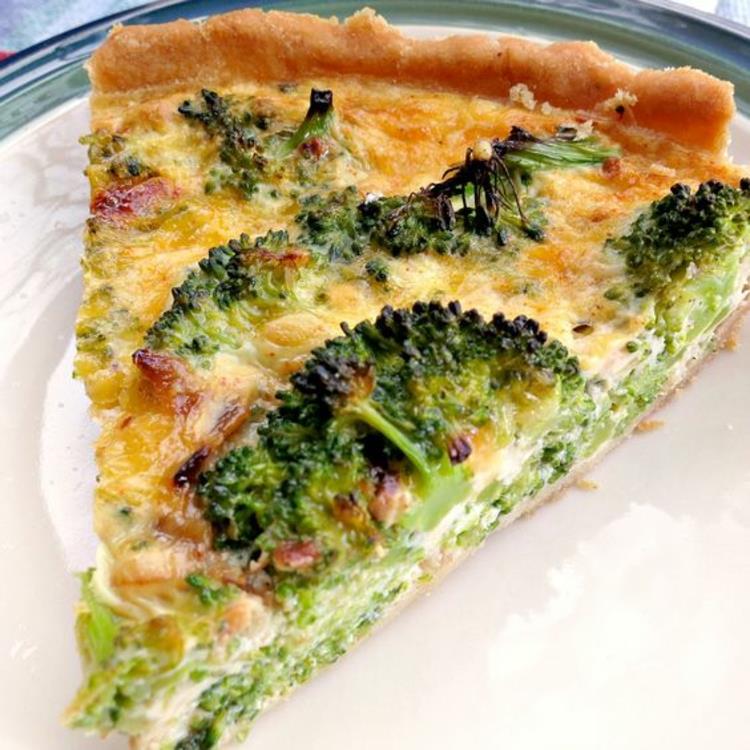 Recette de quiche au brocoli un morceau de quiche végétarien