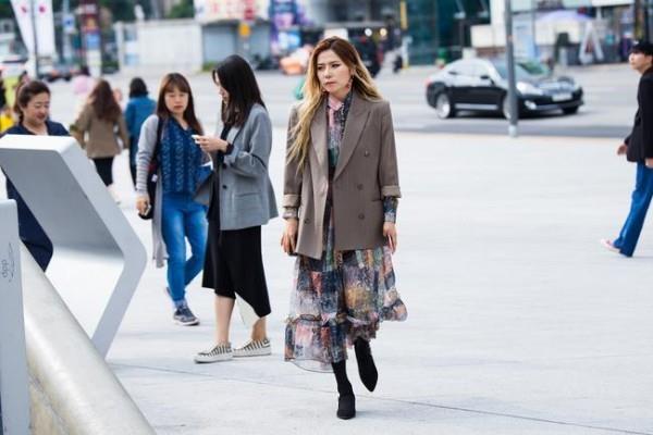 Tenue d'affaires - style de rue - mode de rue