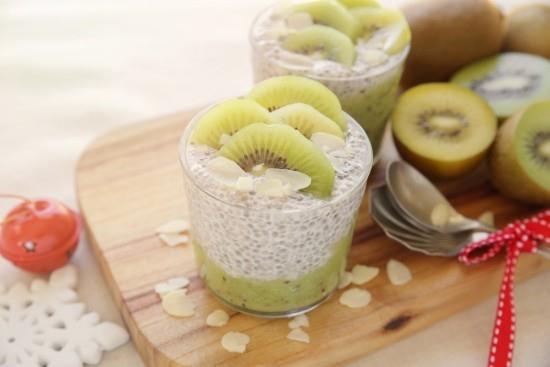 Budyń z nasion chia dieta ketogeniczna kiwi Świąteczne śniadanie