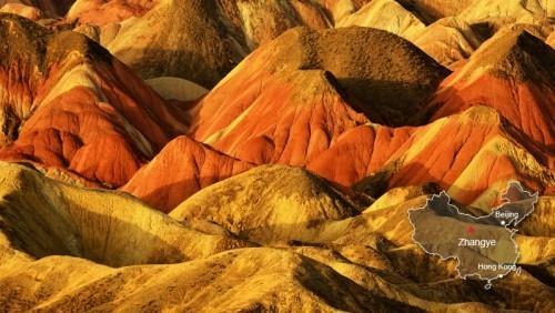 Chiny naturalne piękno formacji z piaskowca zaskakujące różnorodnością kolorów