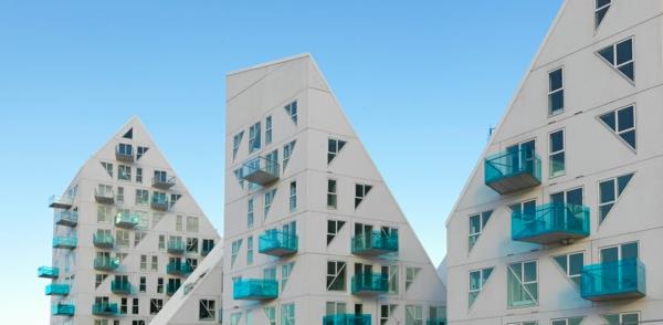Fajny kompleks mieszkaniowy zjawiska naturalne kształtują geometrycznie