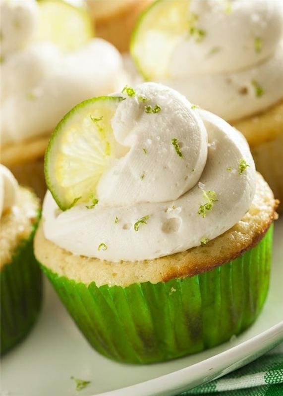 Recettes de cupcakes Faire cuire des tartes au citron vert pour les débutants