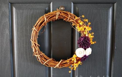 Les idées de décoration pour les couronnes de porte d'automne faites maison sont factuelles