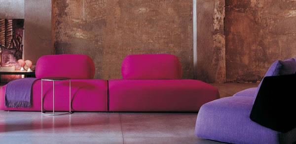 Atrakcyjny zestaw sof Cocoon, różowo-fioletowe sofy