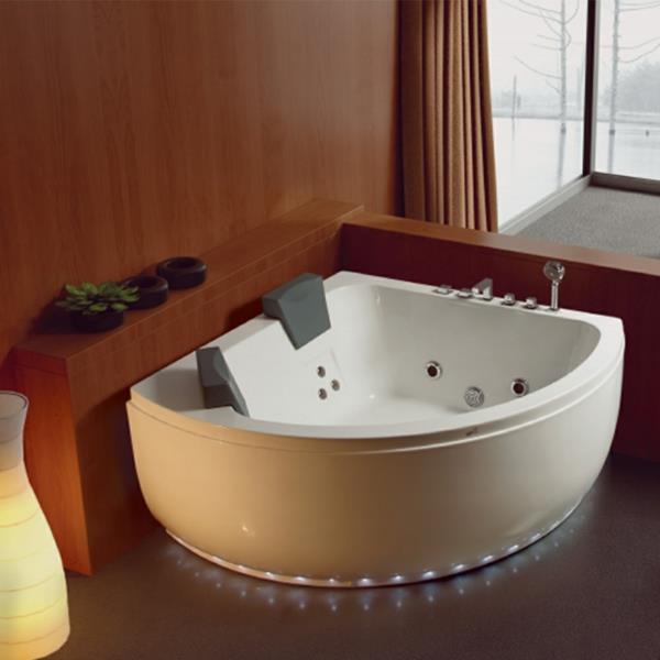 Solution d'idées de baignoire d'angle pour la petite salle de bain