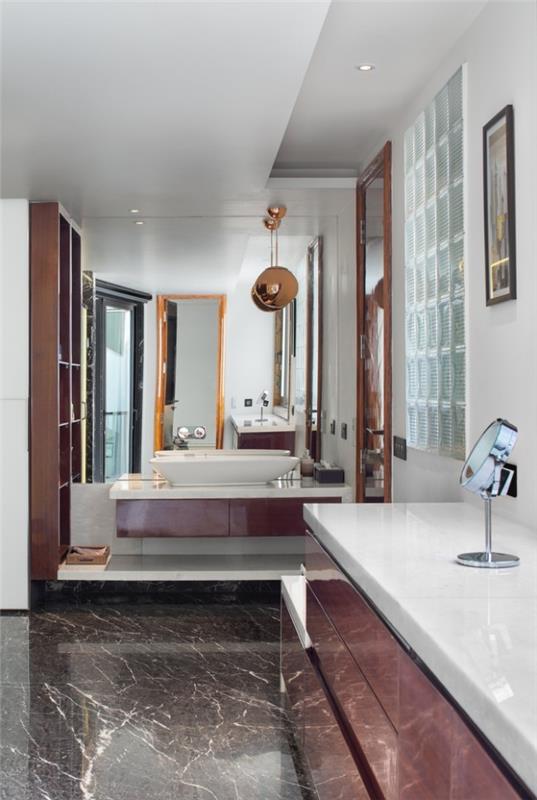 Unikalny projekt domu Cleft House India New Delhi nowoczesna łazienka stylowa i indywidualnie zaprojektowana
