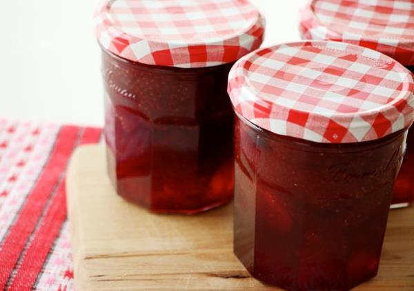 Faites vous-même de la confiture de fraises