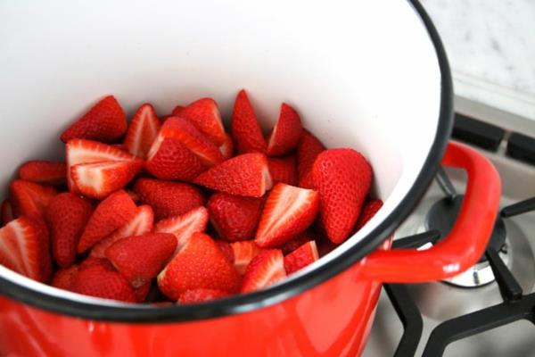 Comment faire soi-même de la confiture de fraises Recette pour couper des fraises
