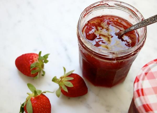 Faites vous-même de la confiture de fraises Recette de délicieuses confitures maison