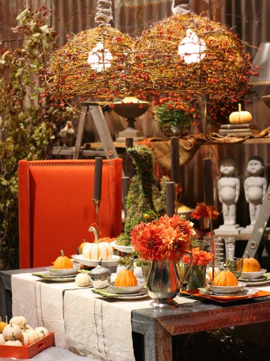 Salle à manger décorer la table à manger d'automne décorer les décorations de table colorées set table manger à l'extérieur dans le jardin