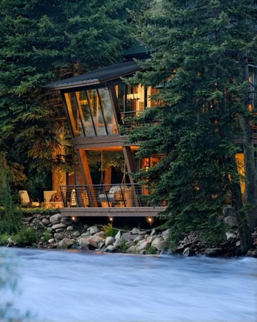 Maison de vacances à acheter forêt d'éclairage de façade en verre