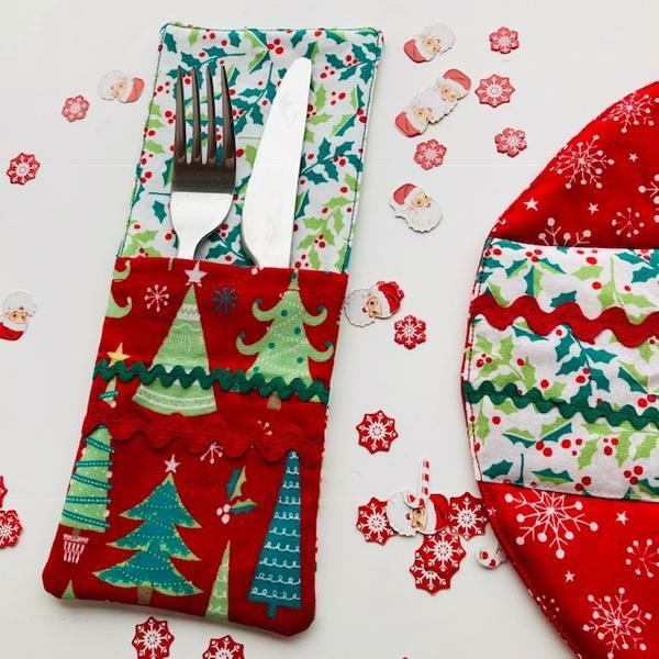 Cousez votre propre motif de sapin de Noël pour des sacs à couverts festifs