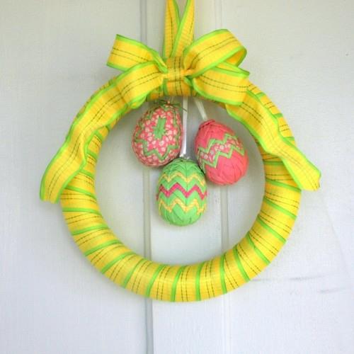 Świąteczne pomysły na dekoracje Wielkanocna żółta pianka wieniec