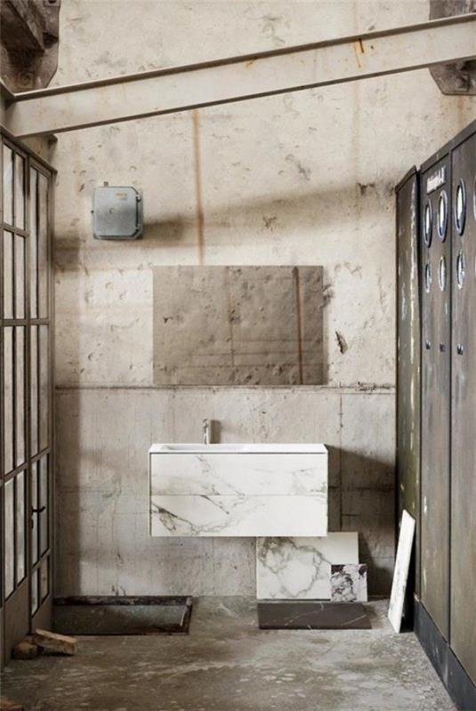 Umywalka wolnowisząca z szafką pod umywalkę do stylowej łazienki w stylu vintage z marmurem