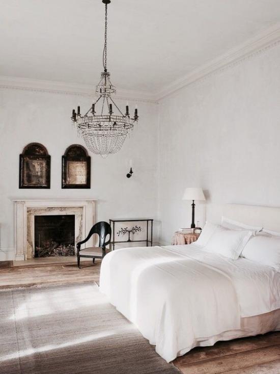 Francuski szyk we wnętrzu piękna przestronna sypialnia