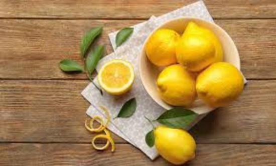 Conserver les citrons frais dans un bol à température ambiante