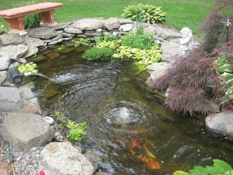 Étangs de jardin étang à poissons conception de jardin d'eau courante Koi