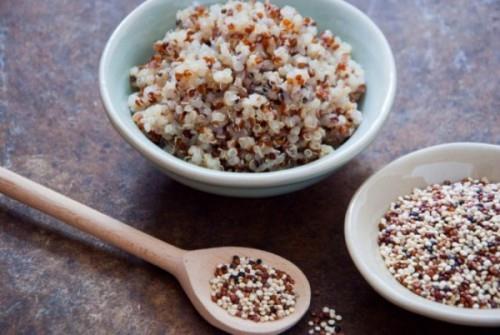 Zdrowa żywność dla wegetarian Nasiona komosy ryżowej zdrowe i smaczne