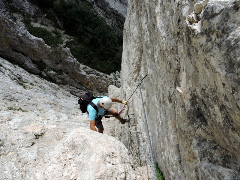 Summiteers vise des alpinistes d'escalade dans le monde entier