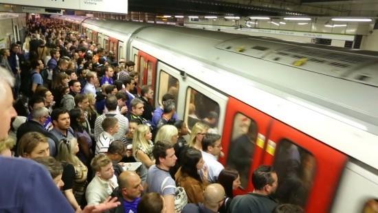 Google Maps peut déterminer à quel point votre bus ou votre train sera bondé dans le métro