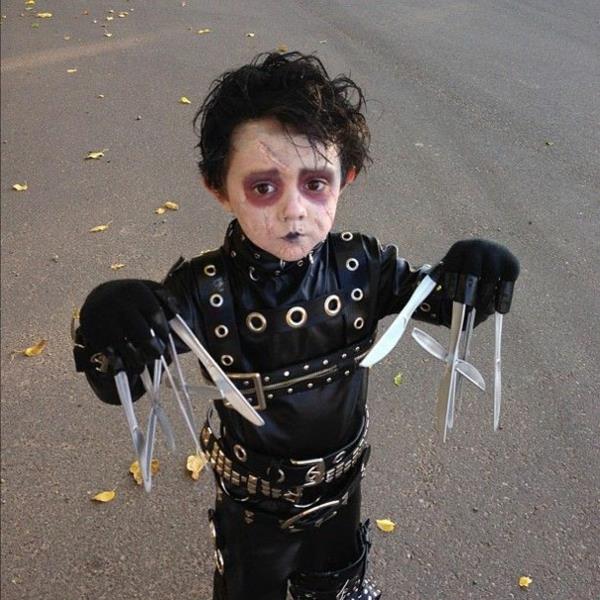 Halloweenowe projekty kostiumów dla dzieci świąteczne nożyczki Johnny Depp