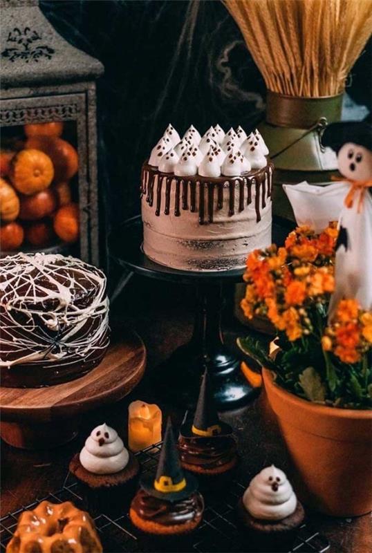 Ciasto na Halloween - odcienie czerni i pomarańczy