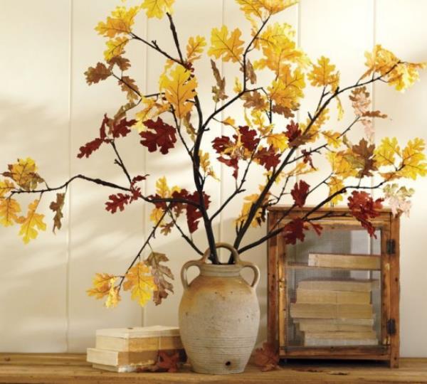 Idées déco d'automne avec des feuilles colorées