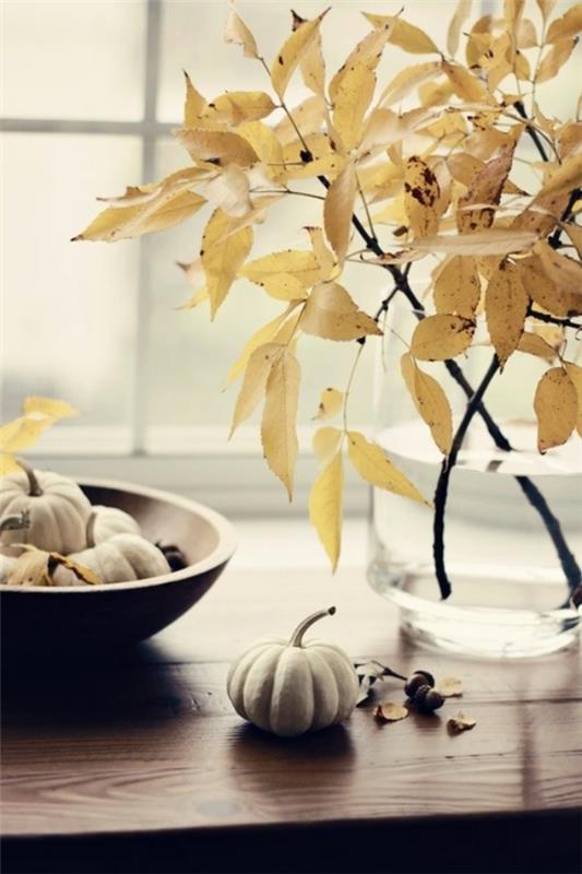 Adorables idées de décoration d'automne avec des feuilles colorées