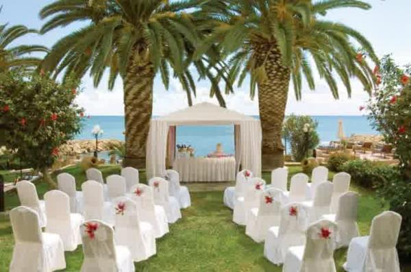 Décoration de mariage avec décorations florales mer exotique